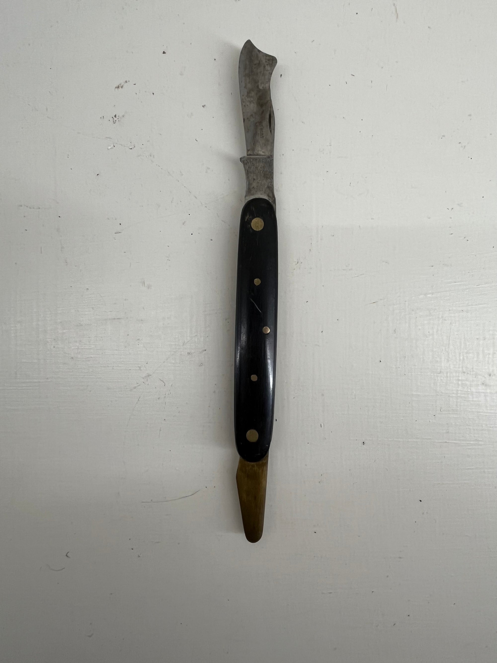 Victoria Budding Knife