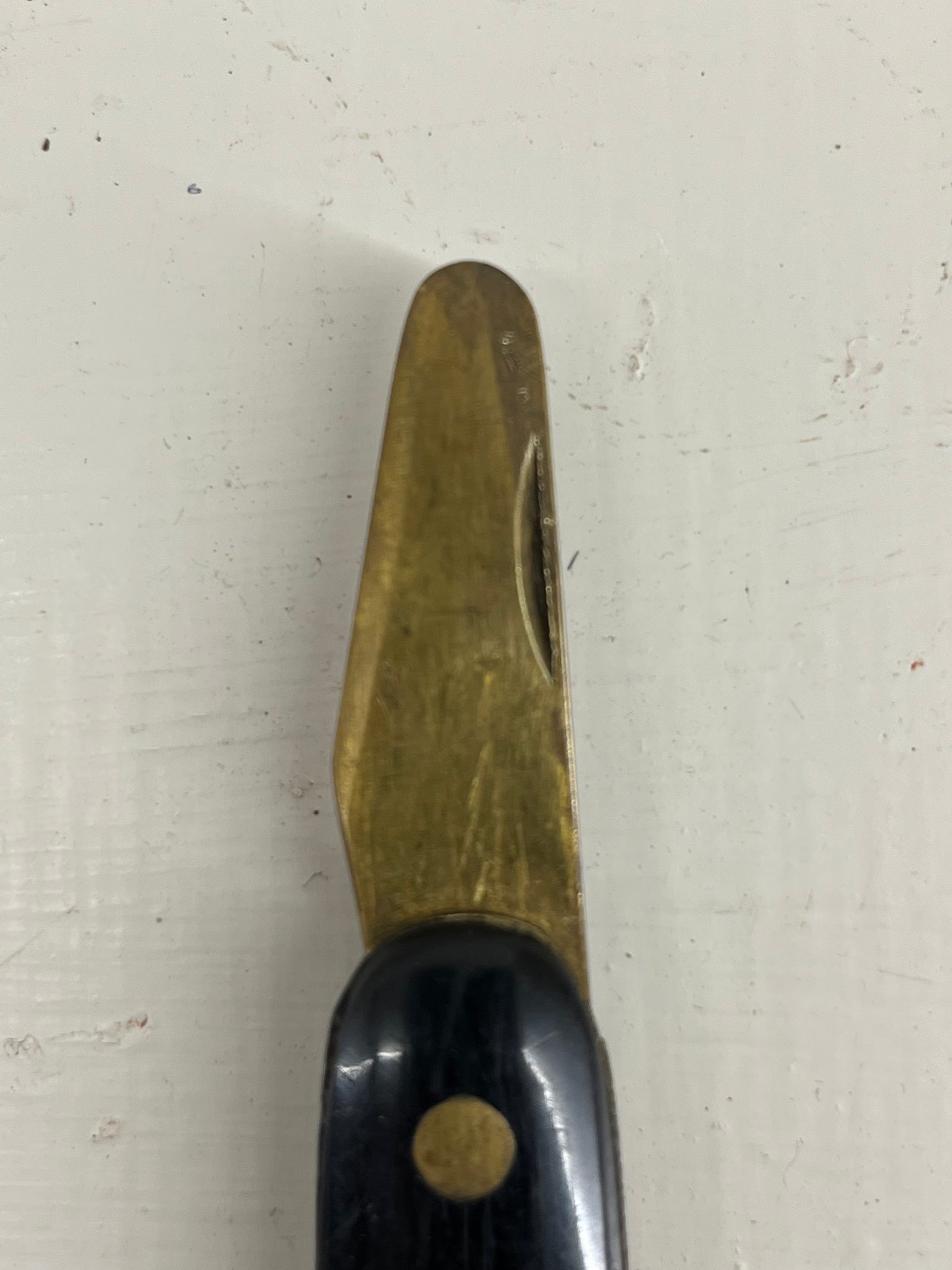 Victoria Budding Knife