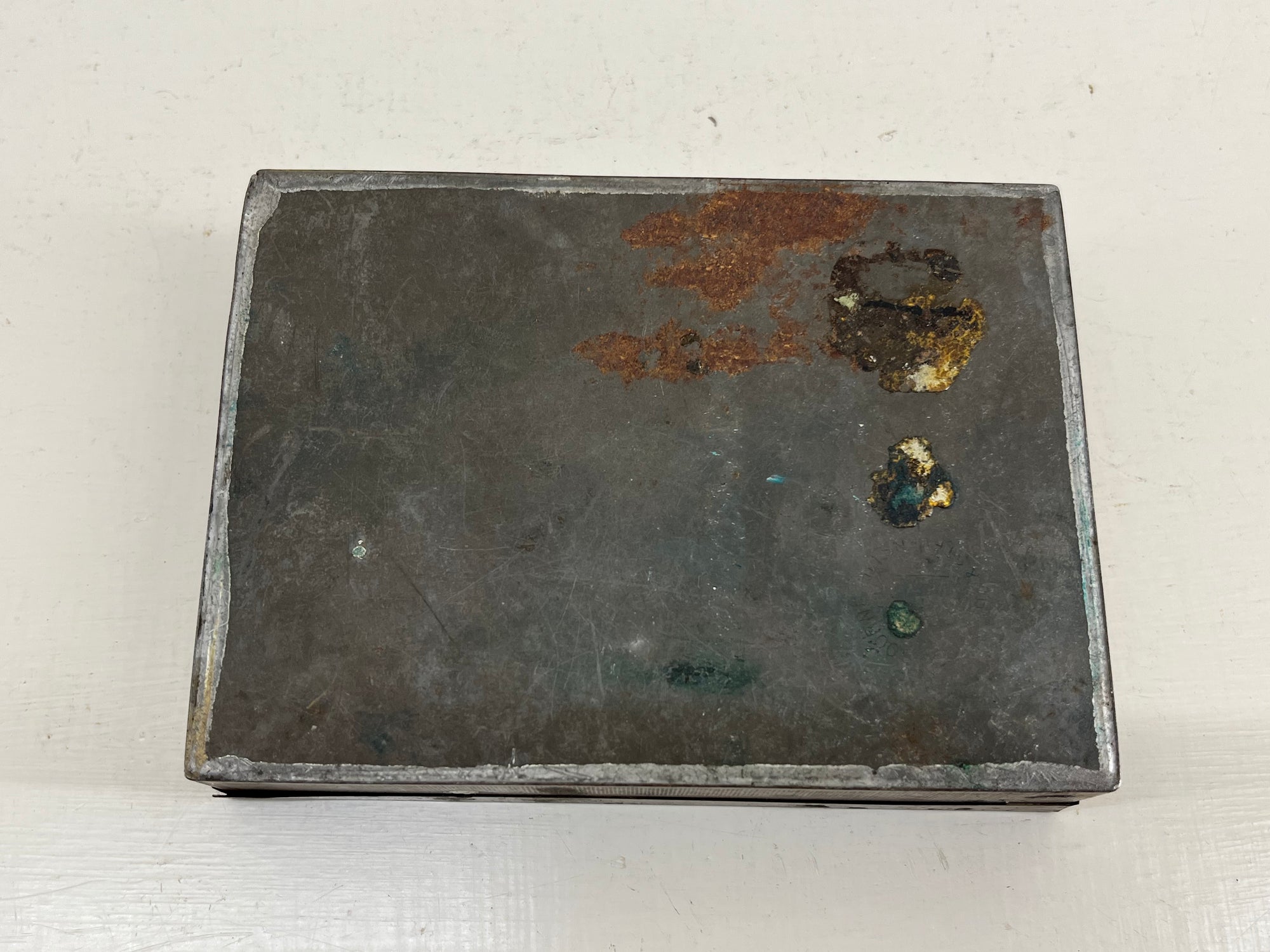 Suttons Seeds Tin