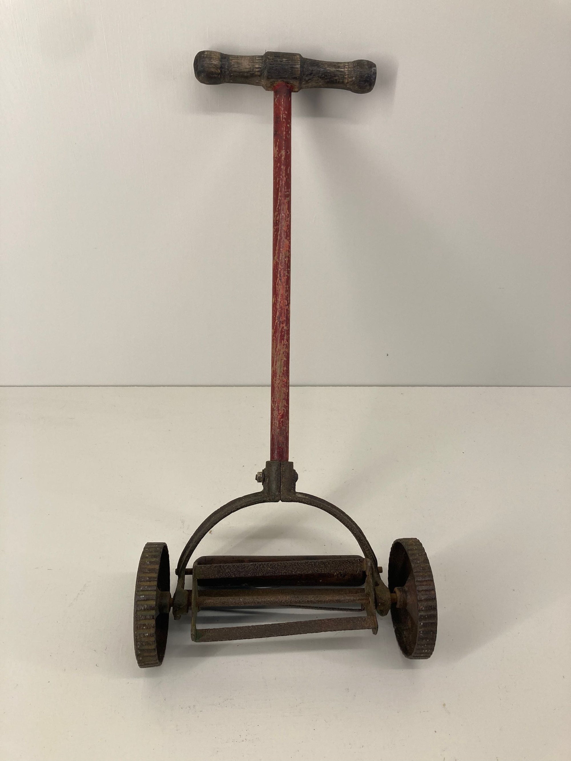 The Daintie Model Lawnmower