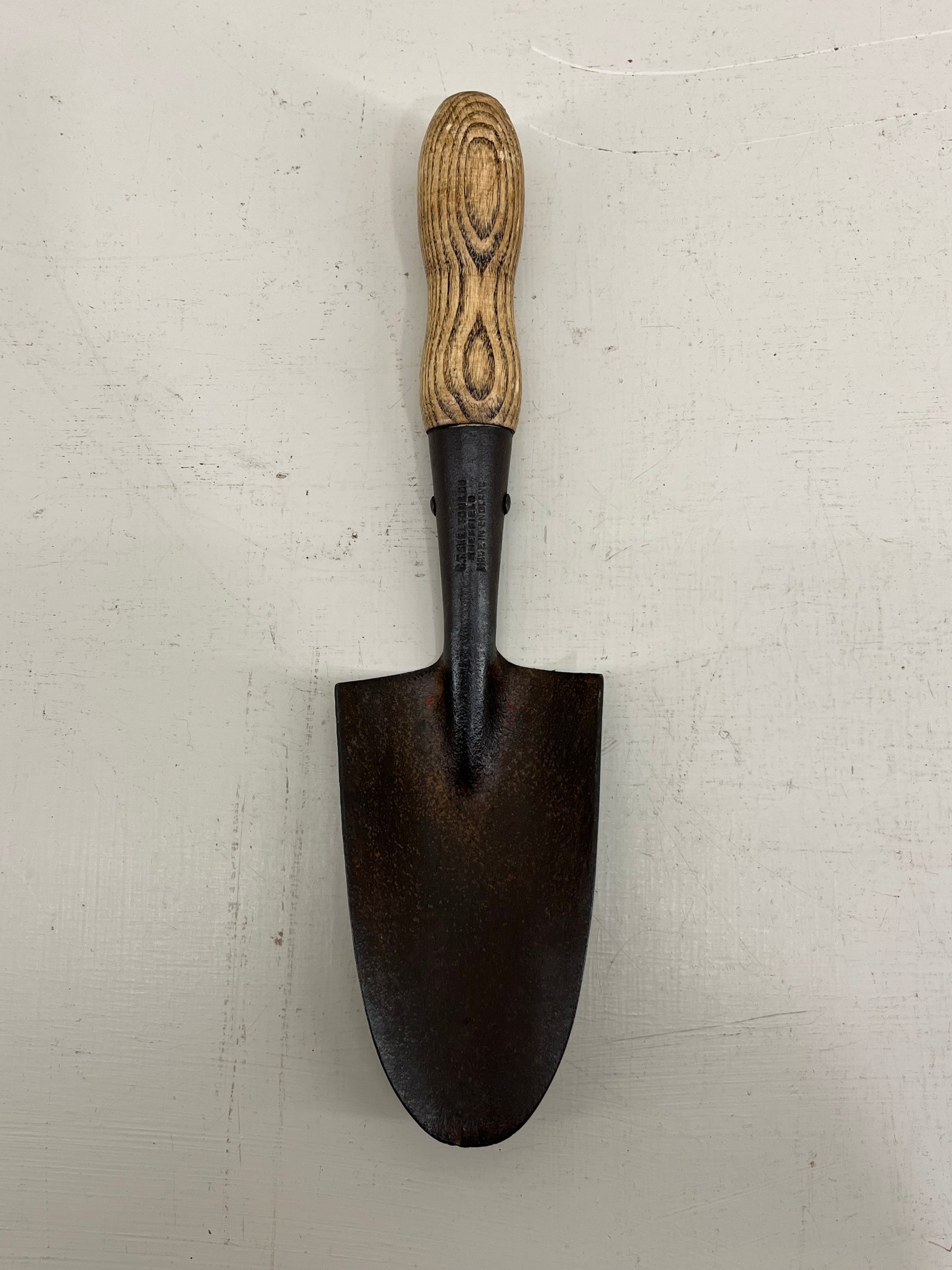 Skelton Trowel