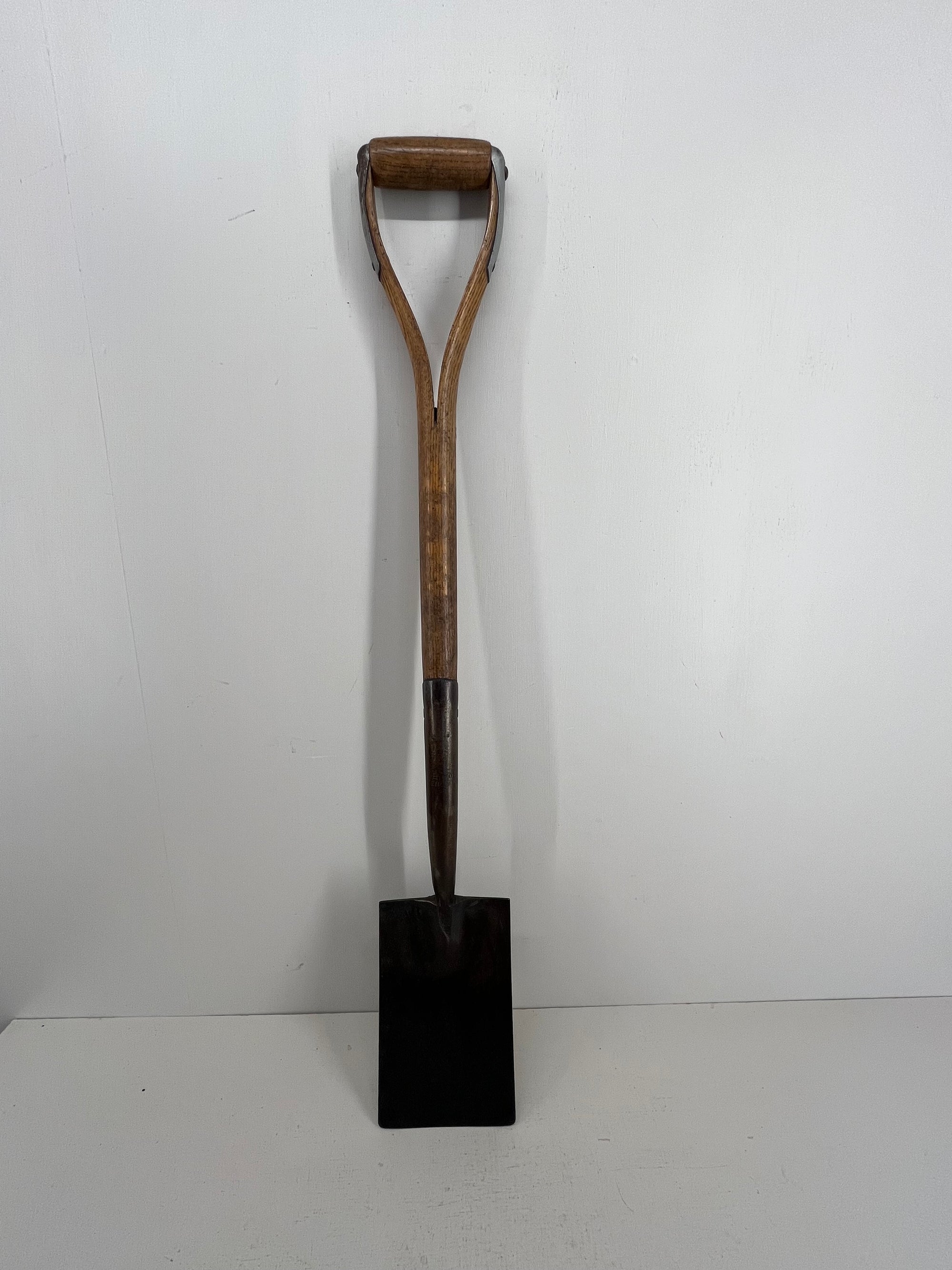 Elwell Border Spade