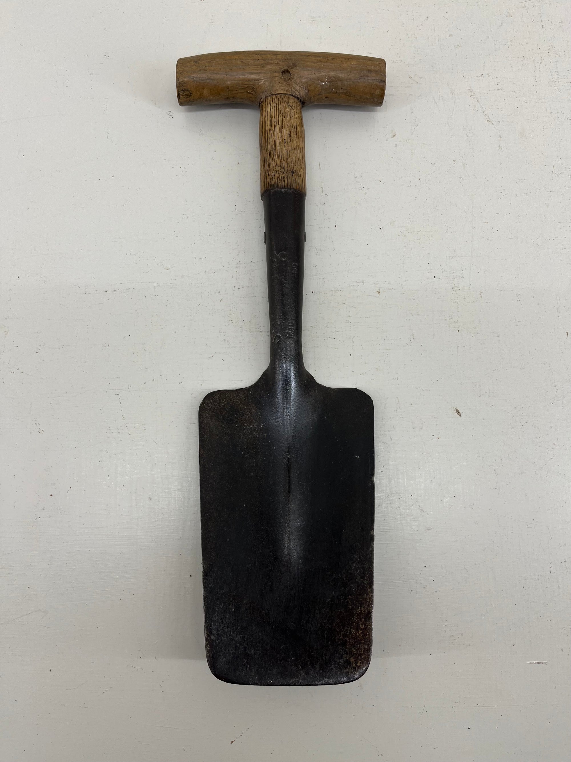 Skelton Strawberry Spade