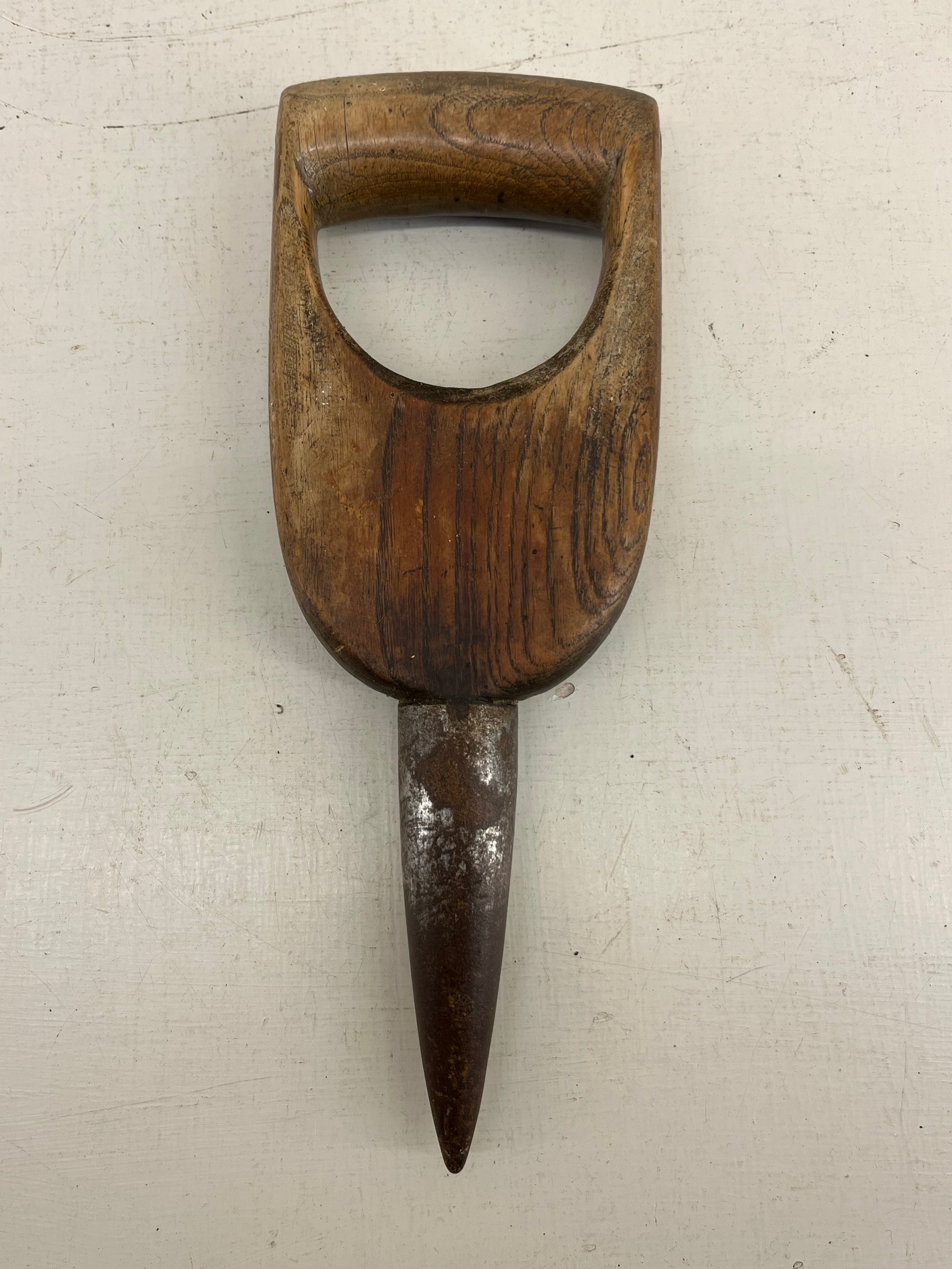 D Handle Dibber